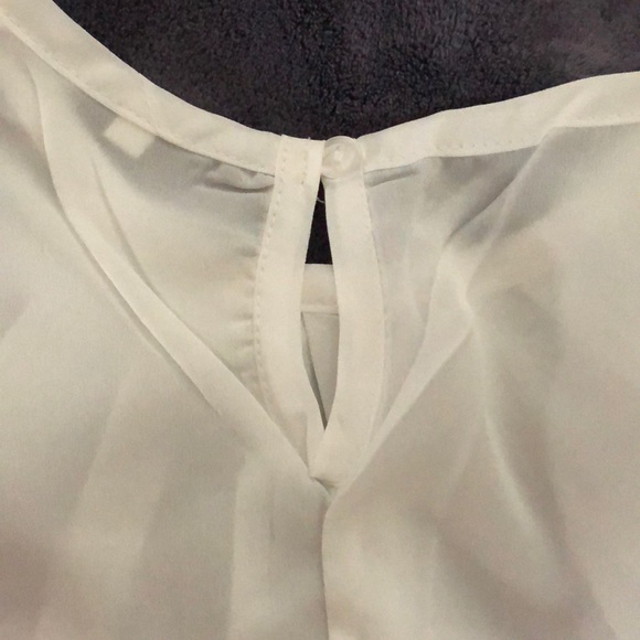 🎉2XHP 🎉 White Pleated Blouse - Picture 4 of 4